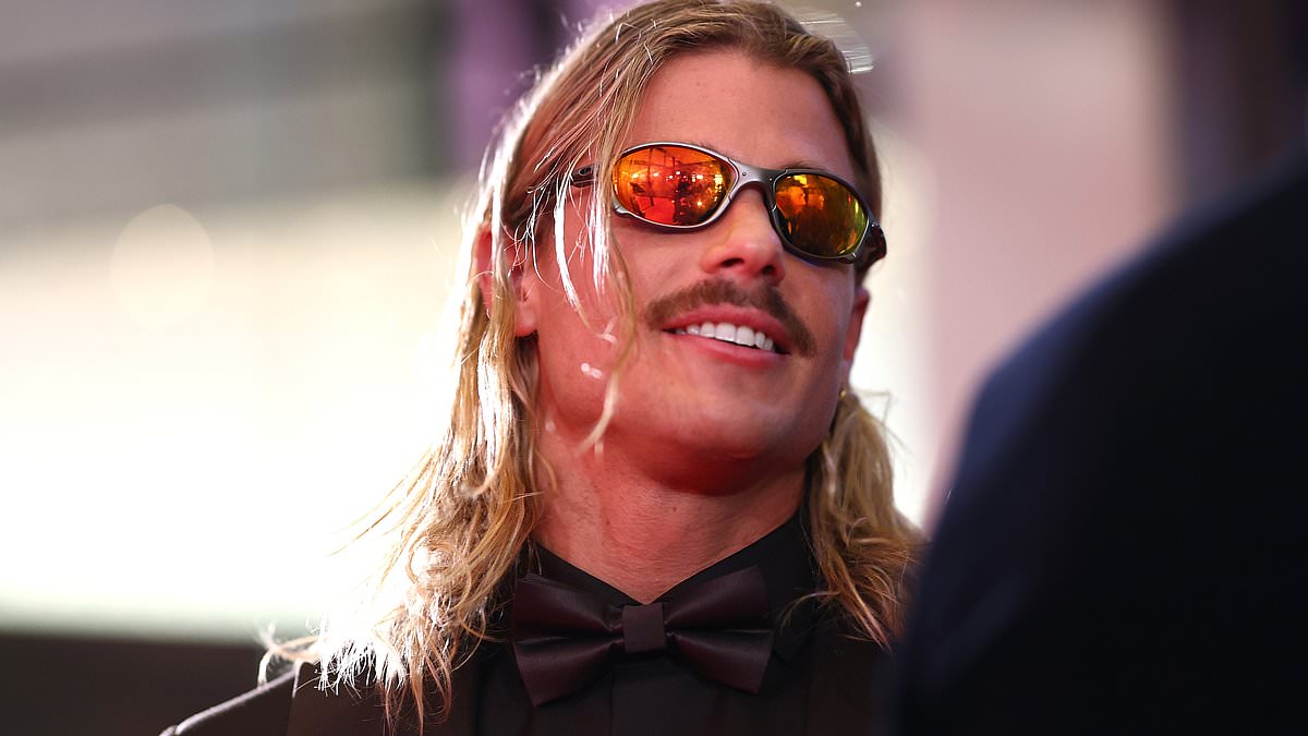 Bailey Smith wears vintage Oakley sunglasses at Brownlow, enters AFL Grand Final as Geelong’s x-factor