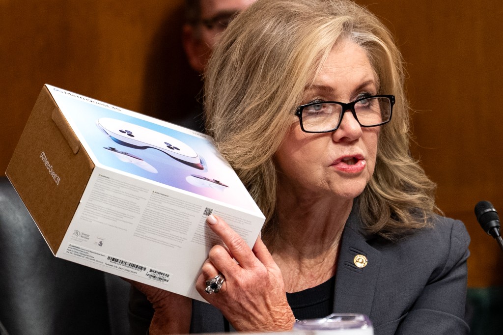 Meta VR hardware box