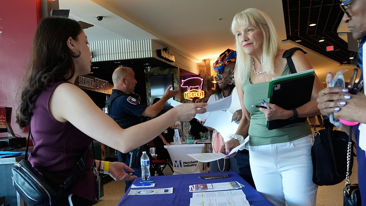 Jobless Claims Hit Four-Year High, Raising Stakes for Fed Rate Call