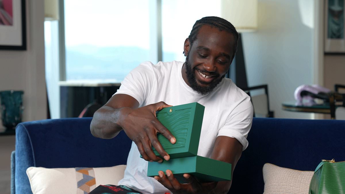 Terence Crawford Presented $15,000 ‘42-0’ Rolex Ahead of Canelo Fight