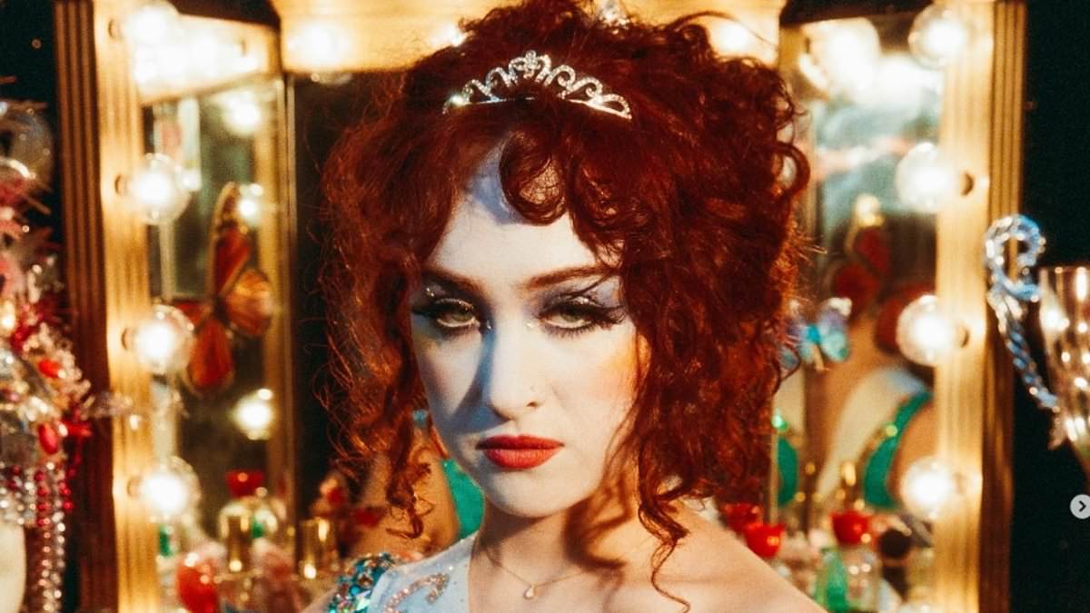 Chappell Roan debuts dark brown hair on Forest Hills stage, ditching trademark red locks