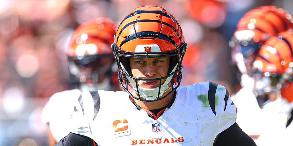 Burrow reacts after play