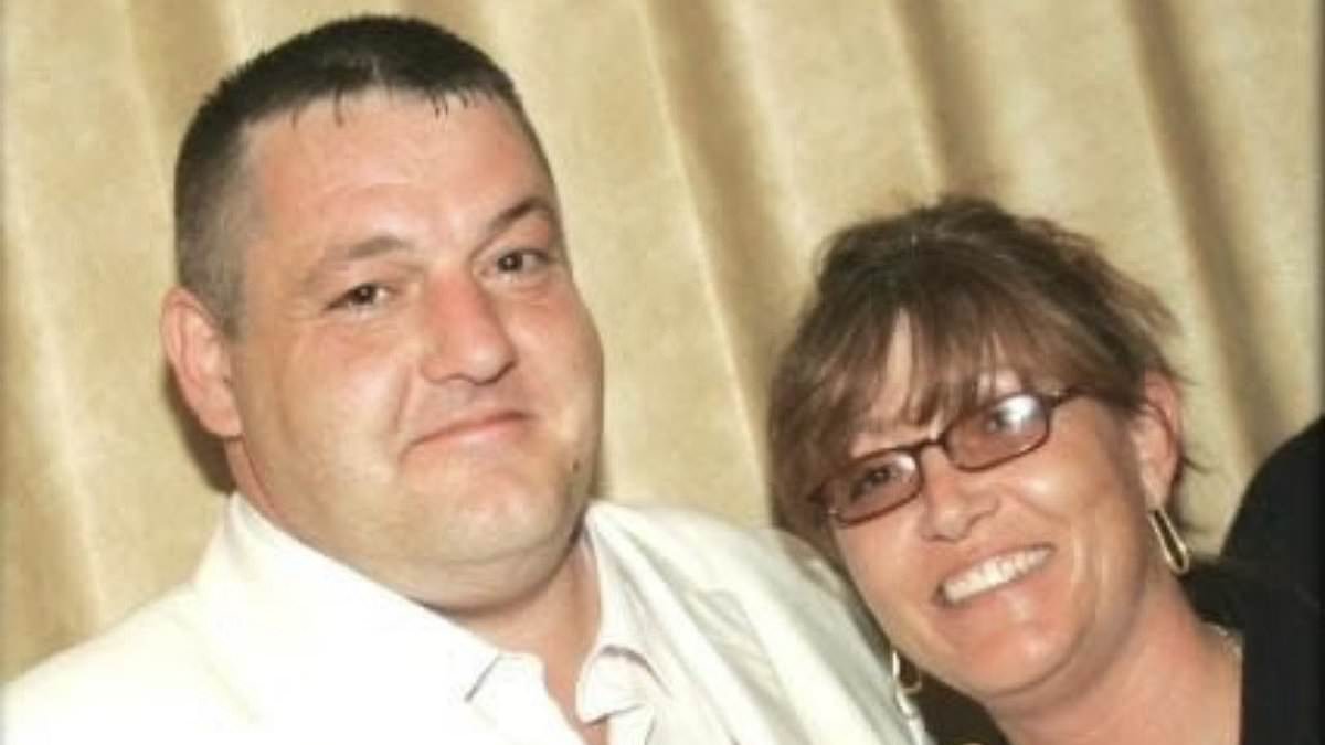 Court fight over Post Office Horizon payout pits son against uncle