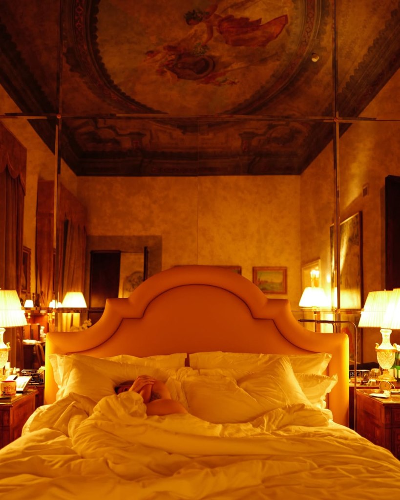 Goulding in racy bedroom photo