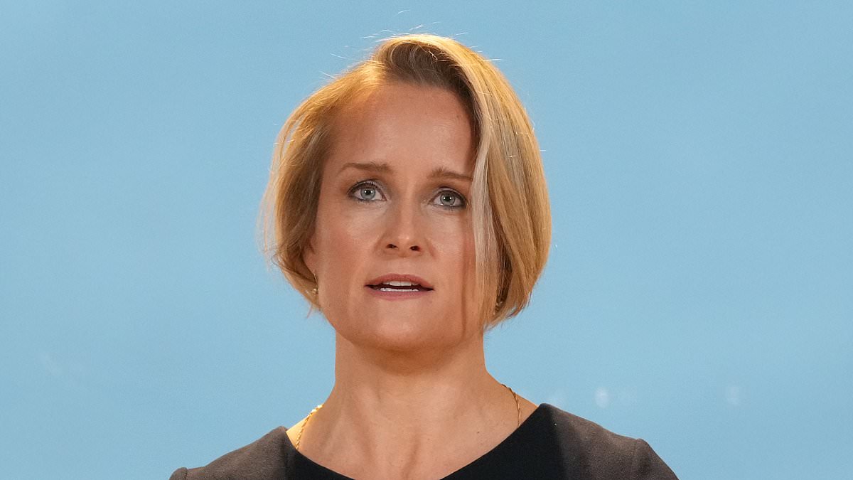 Spies in the spotlight: Hitchens says Britain's intelligence services should advise, not dictate policy