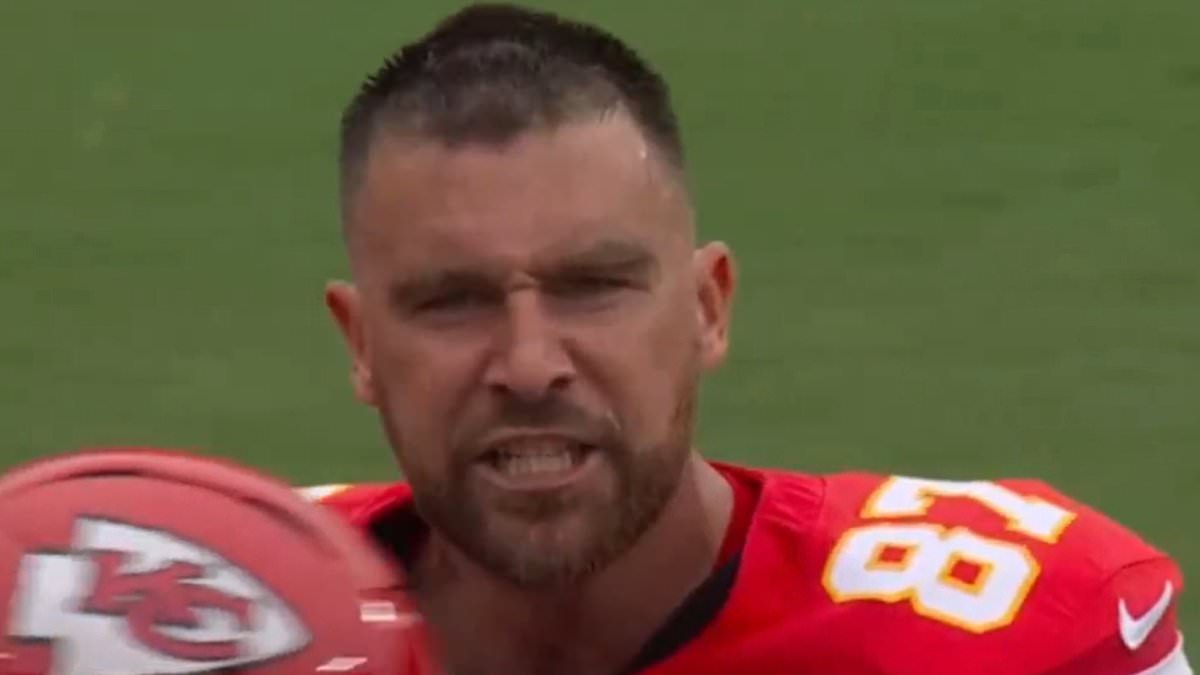 Travis Kelce throws helmet in sideline outburst during Chiefs-Eagles game
