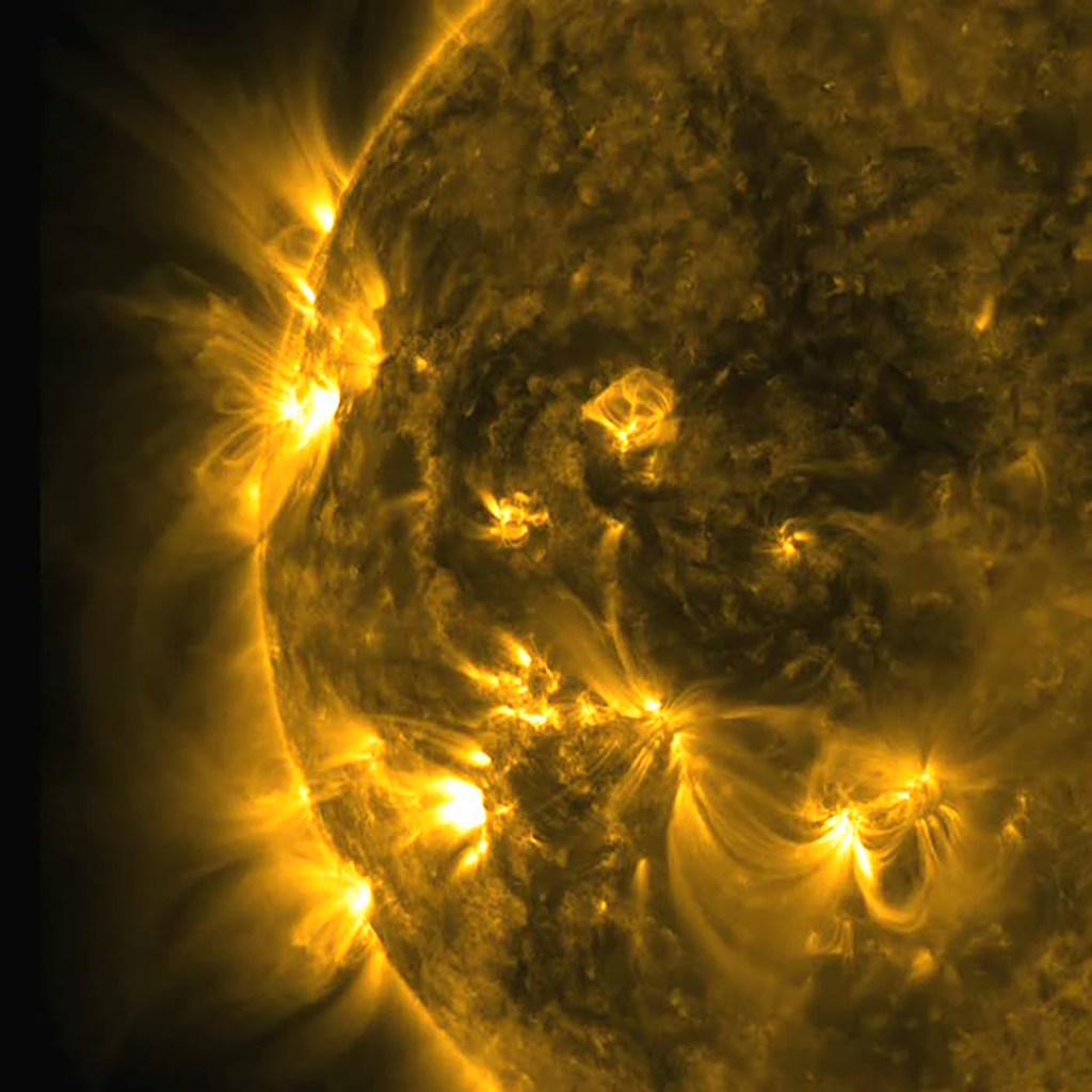 Particles spiraling along a magnetic field