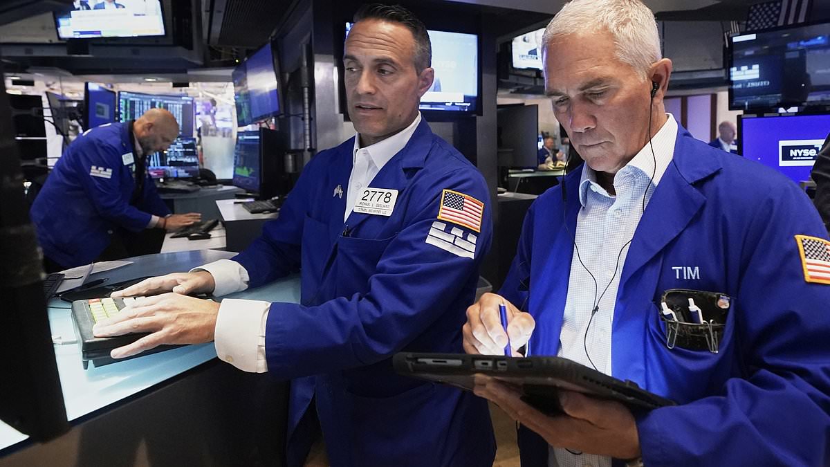 Soft PCE Inflation Keeps Fed in Rate-Cut Spotlight as Tariffs Loom