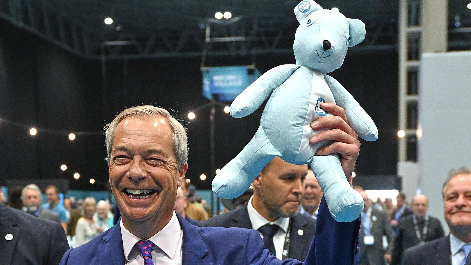 Farage Seeks Power With Trump-Style Playbook as Reform UK Gains Traction