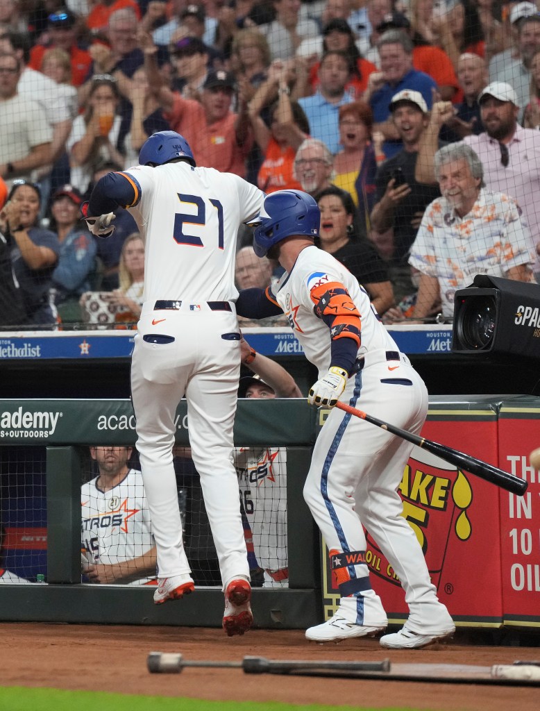 Astros' Yordan Alvarez suffers 'pretty significant' left ankle sprain, expected to miss extended time