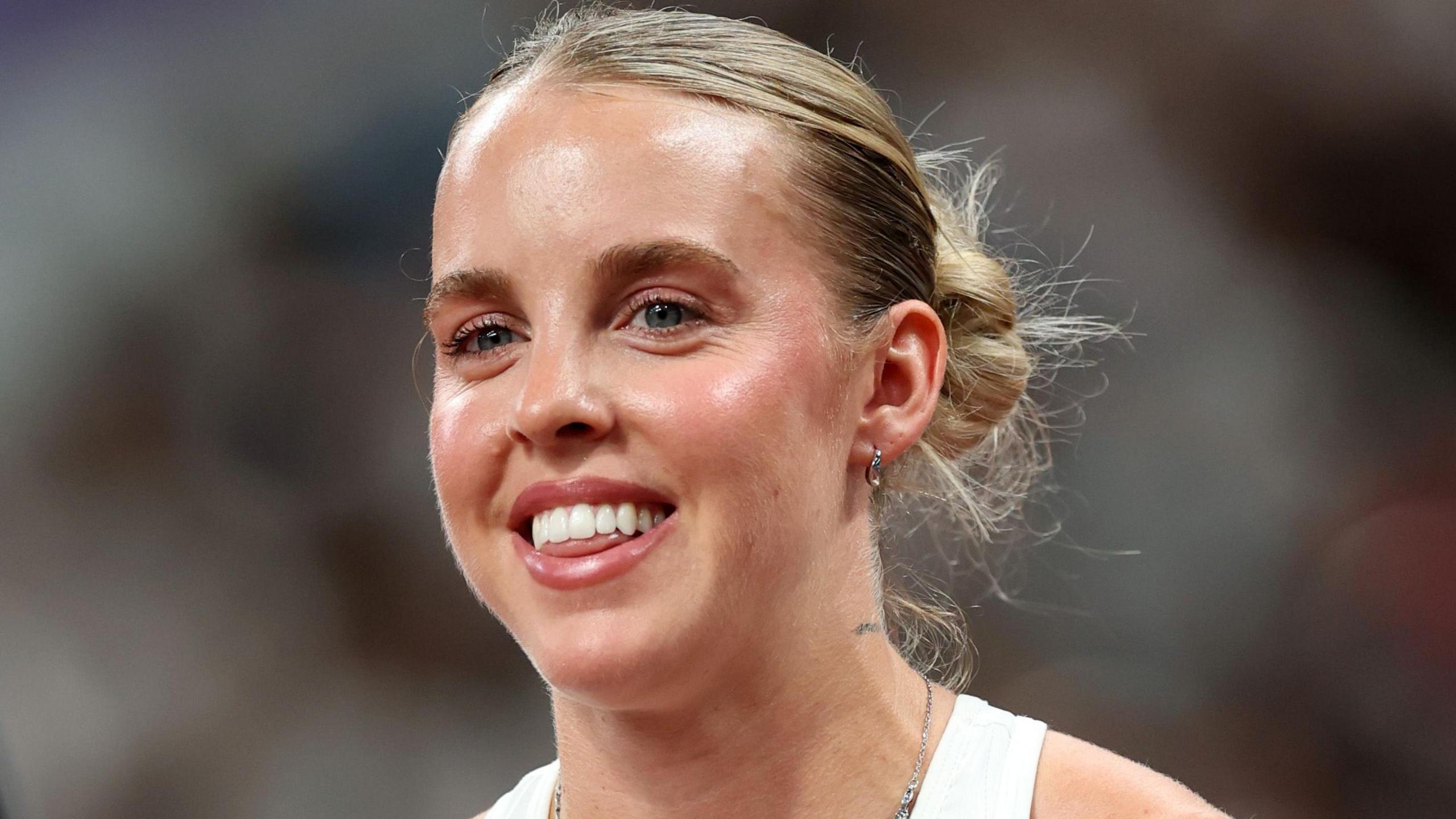 Hodgkinson wins opening heat as Britain fires 800m world-title bid in Tokyo