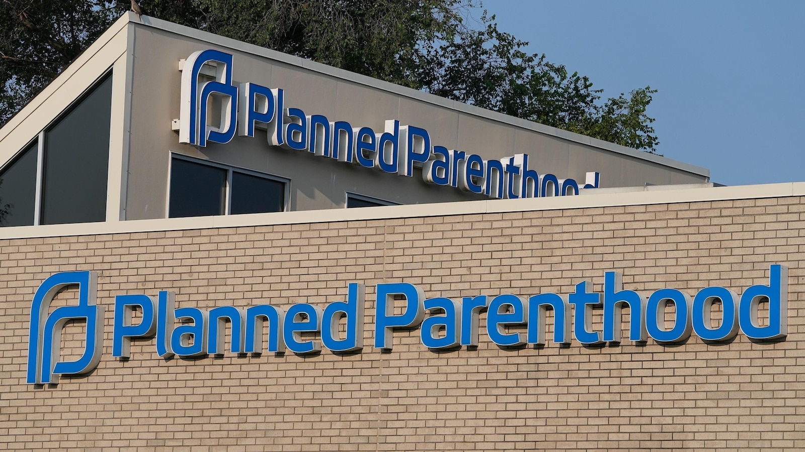 Appeals court allows Trump administration to block Medicaid funds to Planned Parenthood