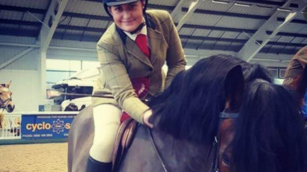 UK horsewoman spared jail after gin-bottle assault at Cheshire festival
