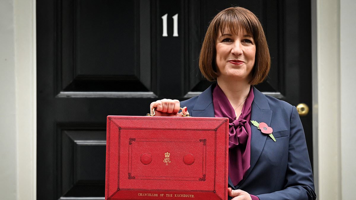 Speculators ramp up £2bn bet against sterling ahead of Chancellor's Budget