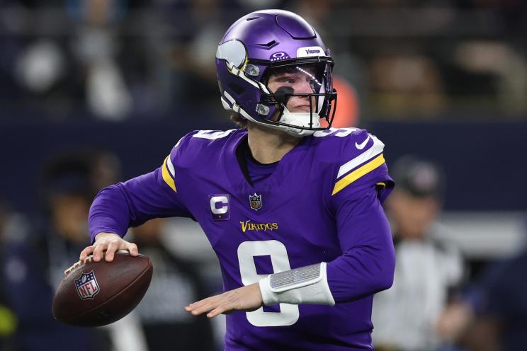 Vikings at Giants, Chargers at Cowboys: Week 16 NFL odds and picks