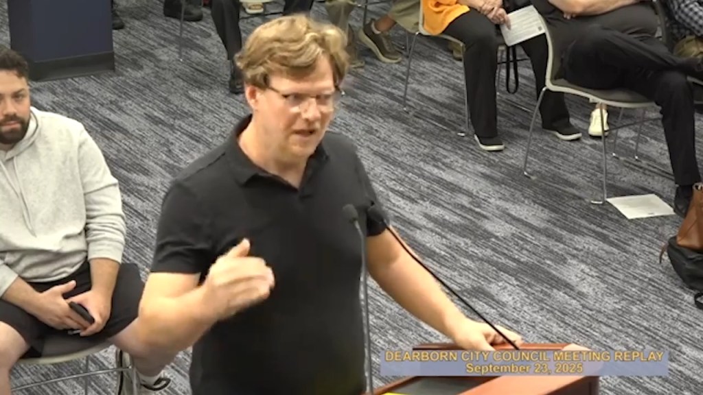 Barham addressing the council