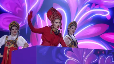 Vietnam's entrant Duc Phuc at the draw