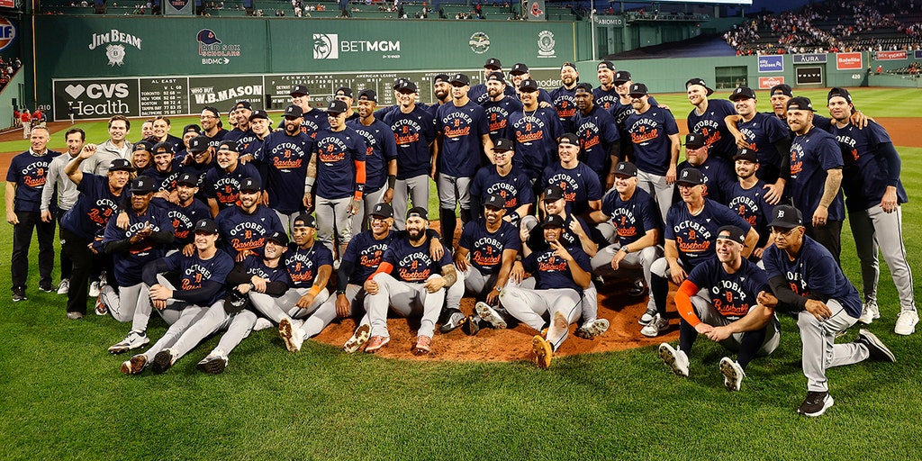 Tigers clinch playoff berth after late-season collapse; AL Central crown remains undecided