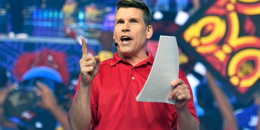 NFL RedZone host Scott Hanson reveals extreme Sunday prep for marathon broadcasts