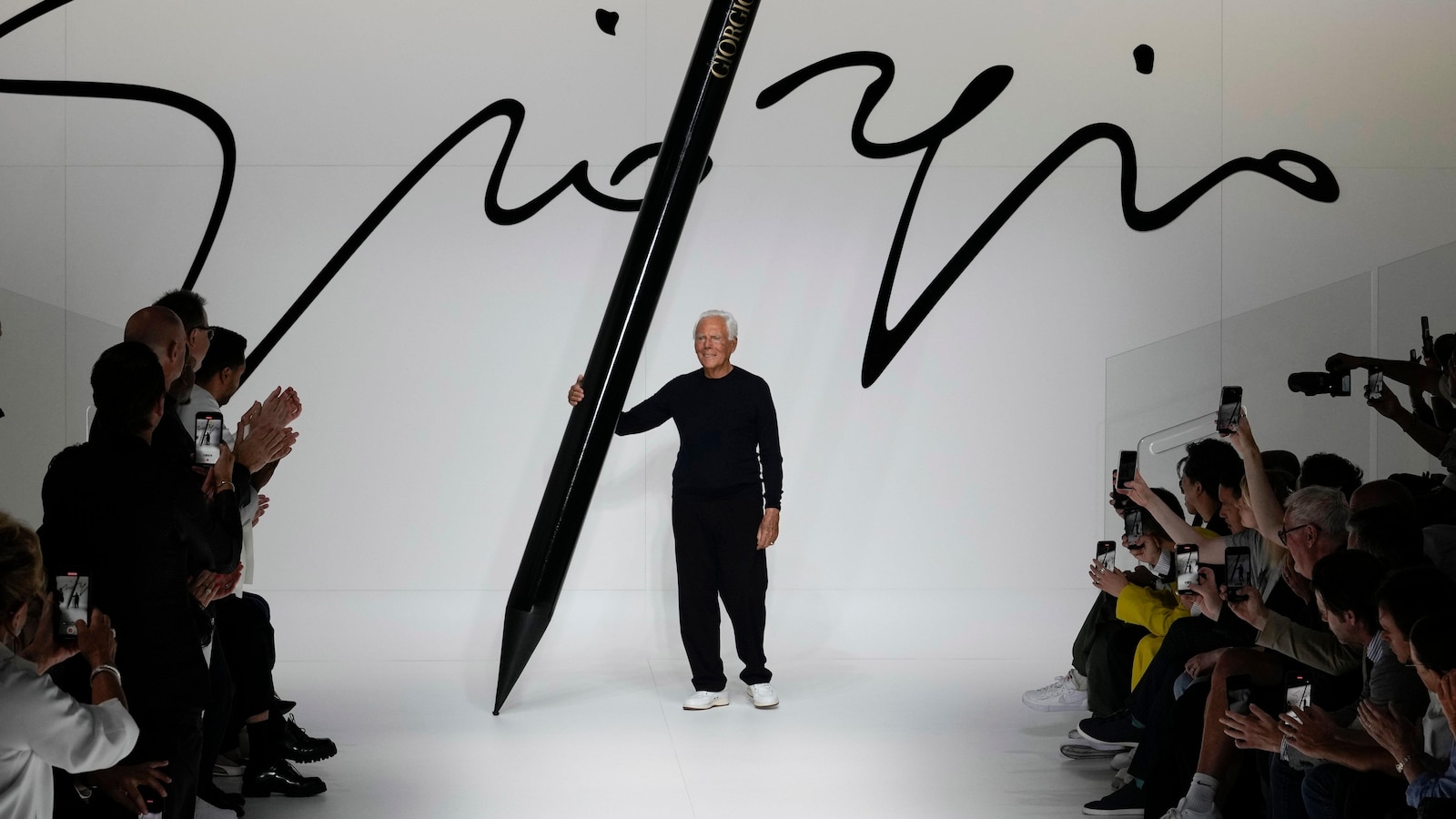 Giorgio Armani's will directs heirs to sell 15% stake, names successors