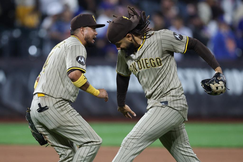 Brewers-Padres Monday clash as Brewers clinch playoff berth; bet365 promo NYPBET offers $200 bonus