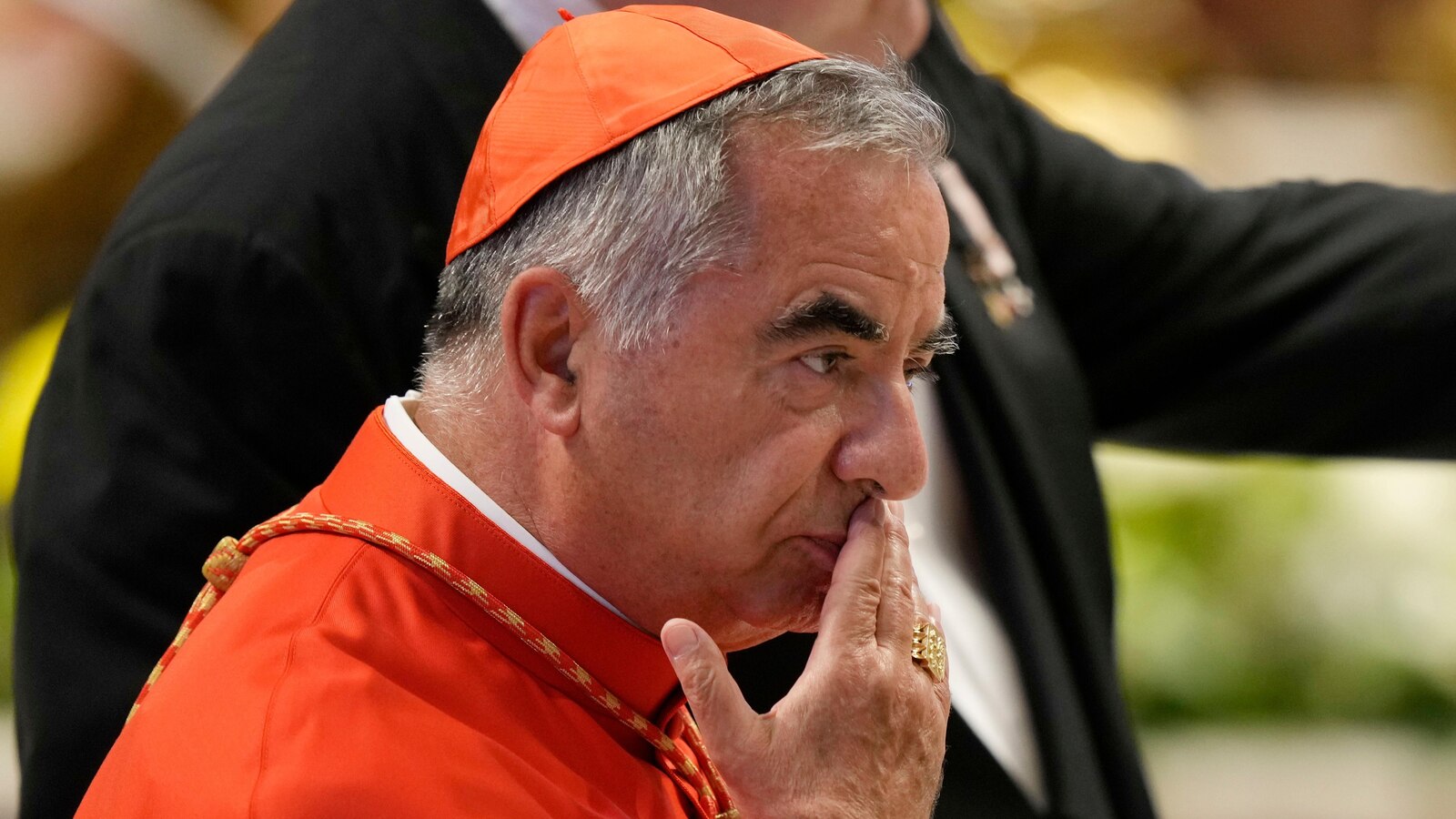 Texts reveal behind-the-scenes maneuvering in Vatican trial