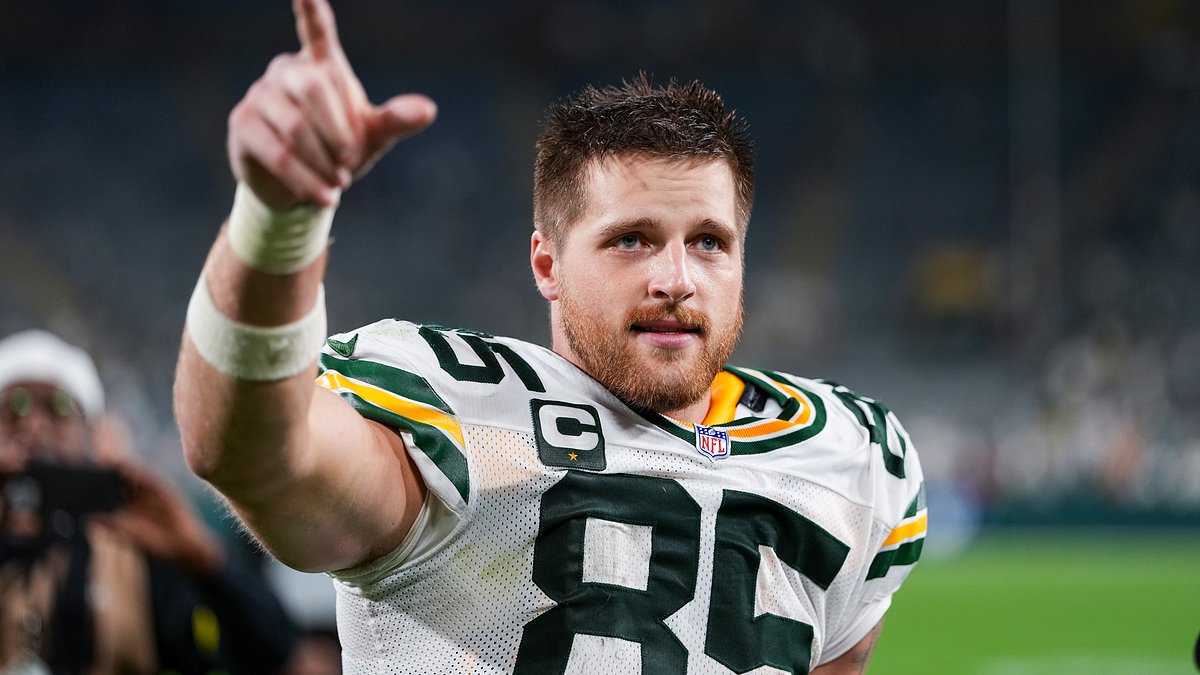 Packers TE Tucker Kraft tweaked knee, questionable for Week 3 vs Browns