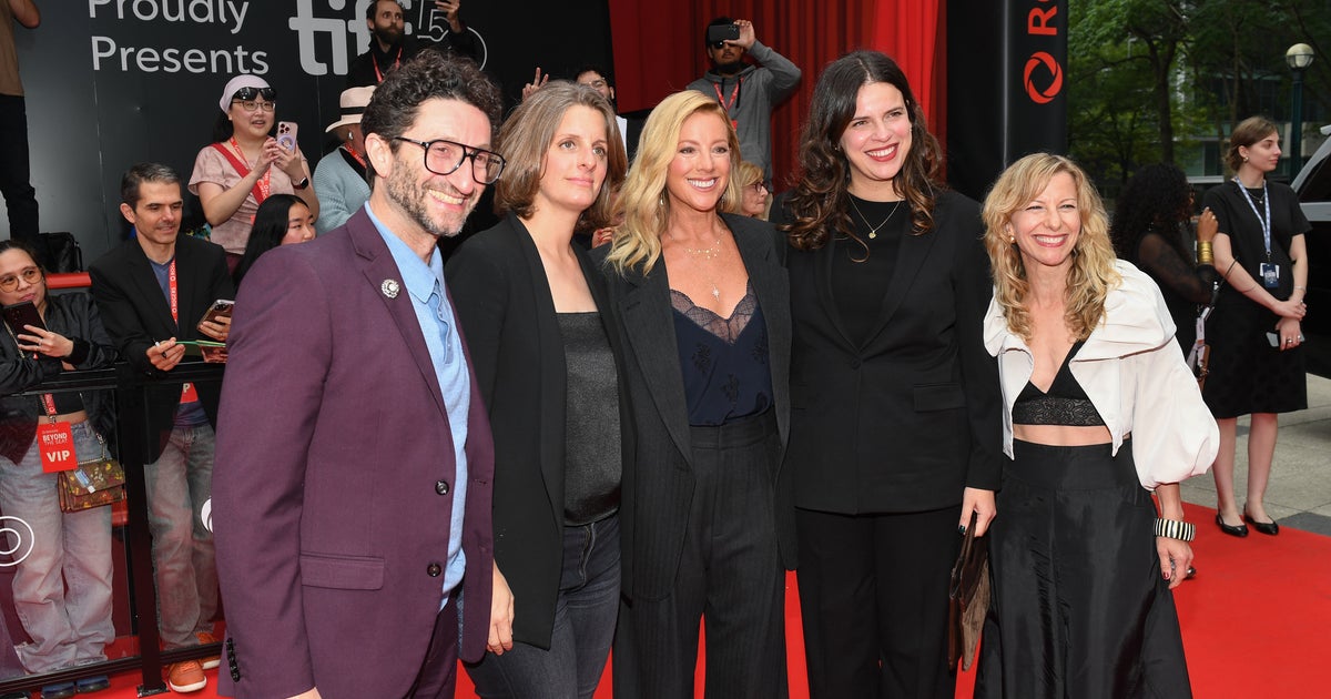 Sarah McLachlan cancels Lilith Fair premiere performance to protest 'muzzling' of free speech