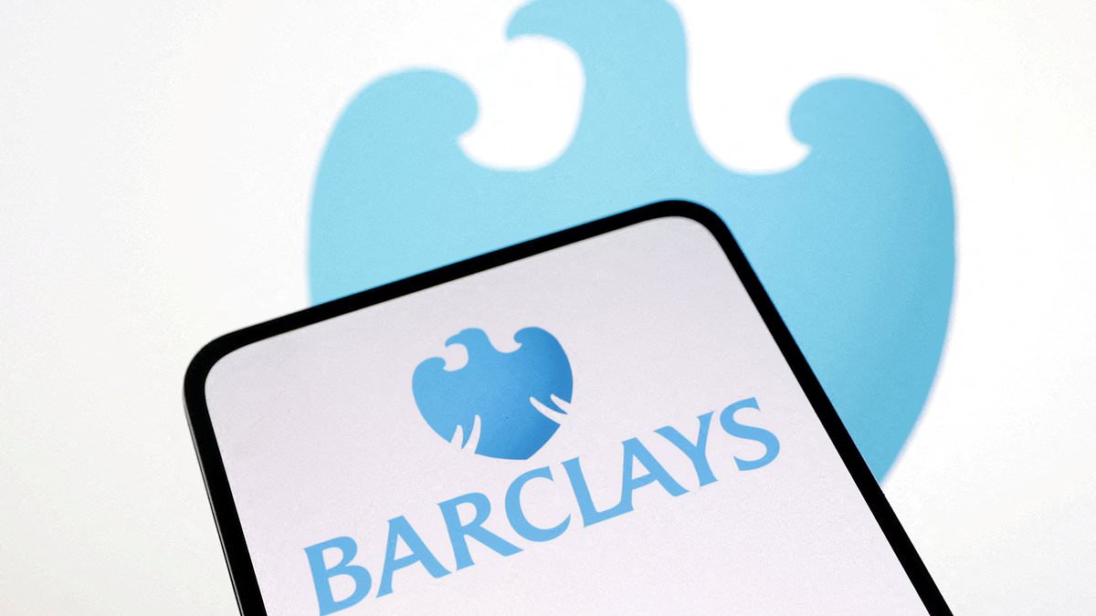 Barclays app outage leaves customers unable to make payments or withdraw cash