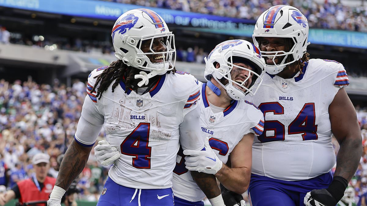 Bills Rout Jets 30-10 as Justin Fields Leaves With Concussion
