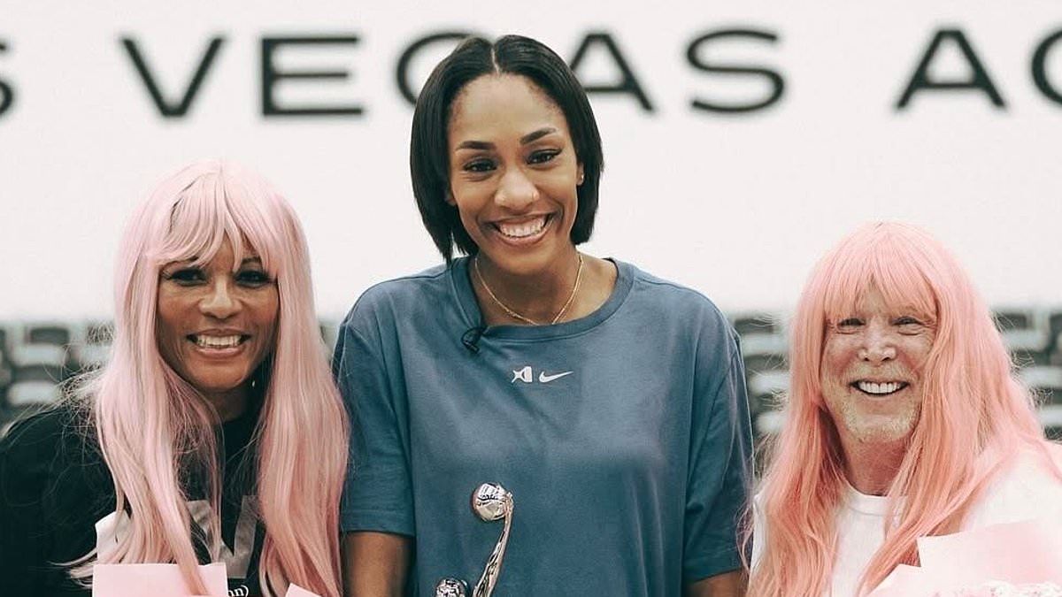 Mark Davis hits the pink hair beat as A'ja Wilson earns fourth WNBA MVP