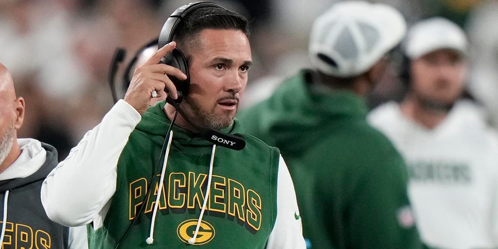 Matt LaFleur berates Kingsley Enagbare after sideline confusion in Packers' win over Commanders