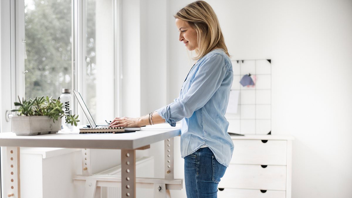 ‘Dead butt’ syndrome linked to prolonged sitting, experts say — 30‑second self‑test can help detect weakened glutes