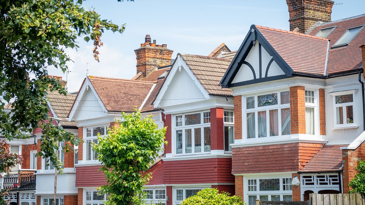 Rightmove: Southern price drops ease buyer pressure as mortgage costs fall