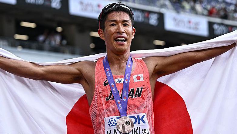 Athletes competing in the 35km race walk