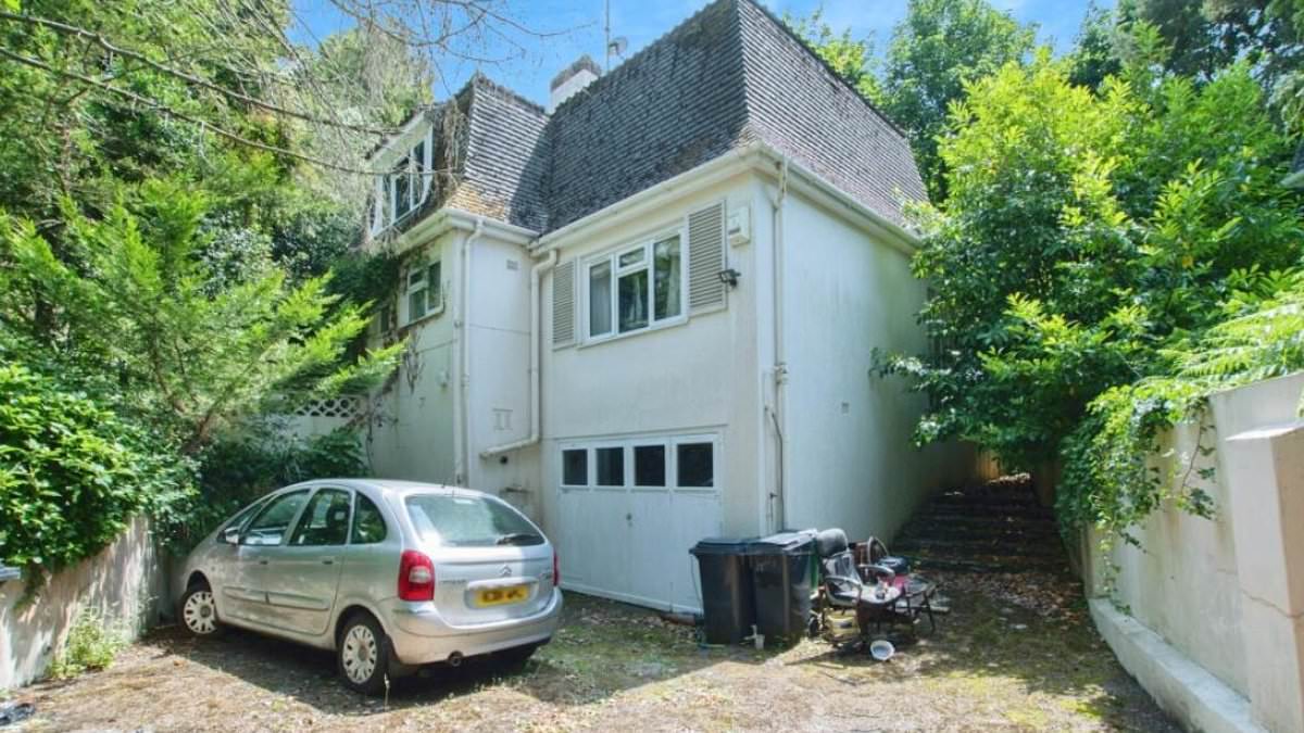 Bournemouth four-bedroom house marketed as 'rare purchase opportunity' amid mould and refurbishment concerns