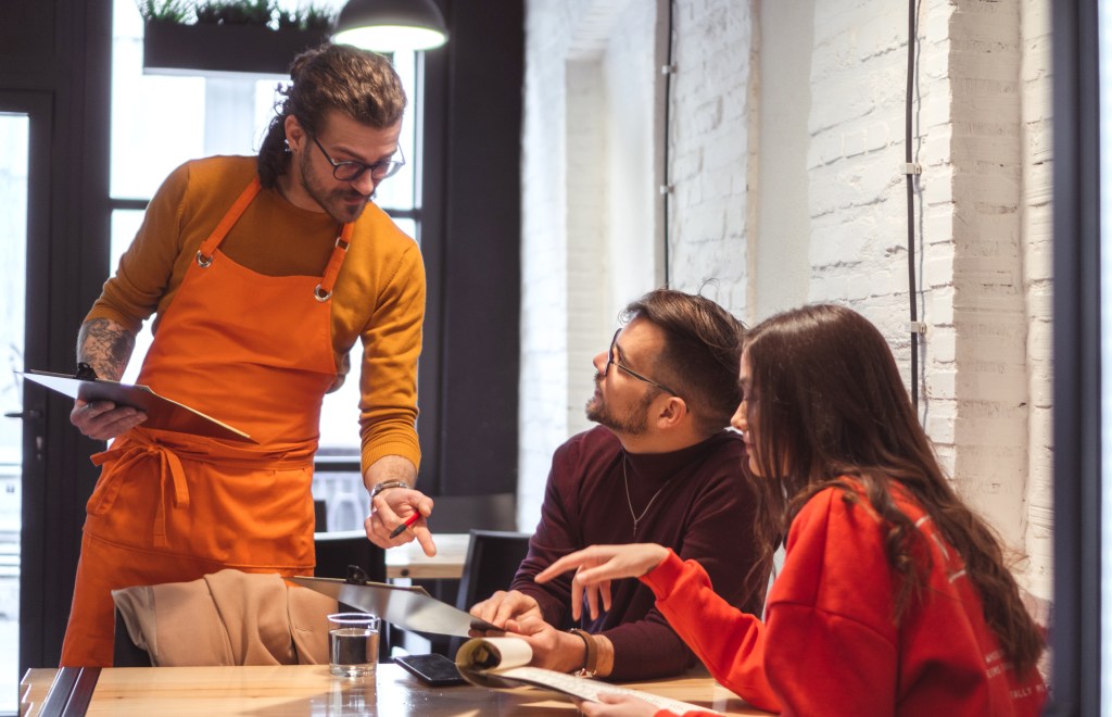 Restaurant service moment