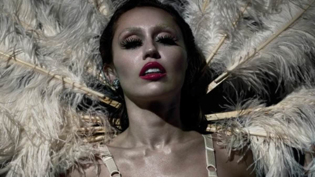 Miley Cyrus says she could quit show business at any moment, open to rethinking fame in CR Fashion Book interview