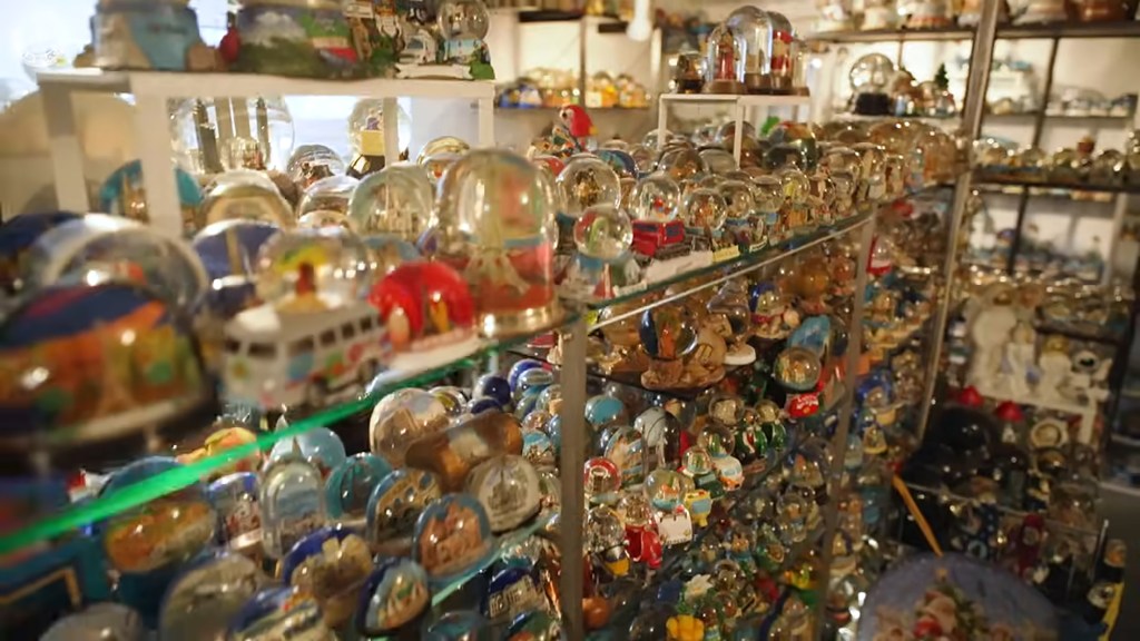 German man shatters his own world record with 11,017 snow globes