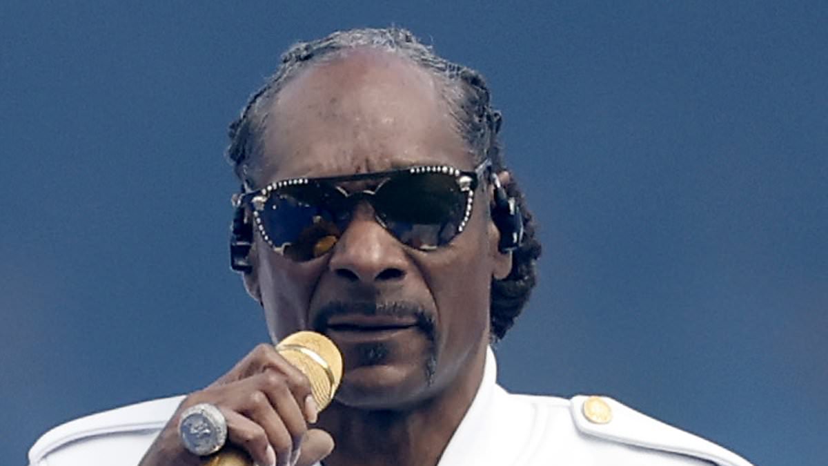 Snoop Dogg's Sydney show triggers fan backlash after hours-delayed entry and unusual set