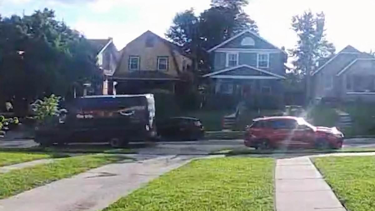 Amazon pays damages after delivery van hits Kansas City couple’s car; critics say response was indifferent