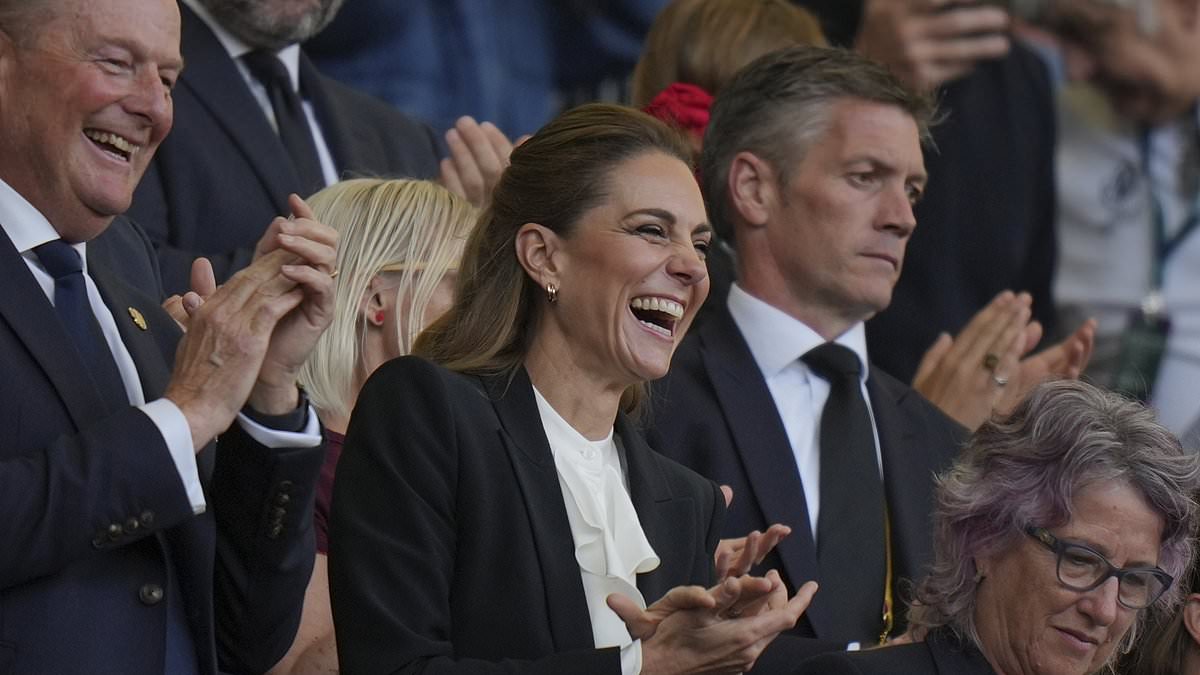 Princess of Wales cheers England at Women's Rugby World Cup in Brighton