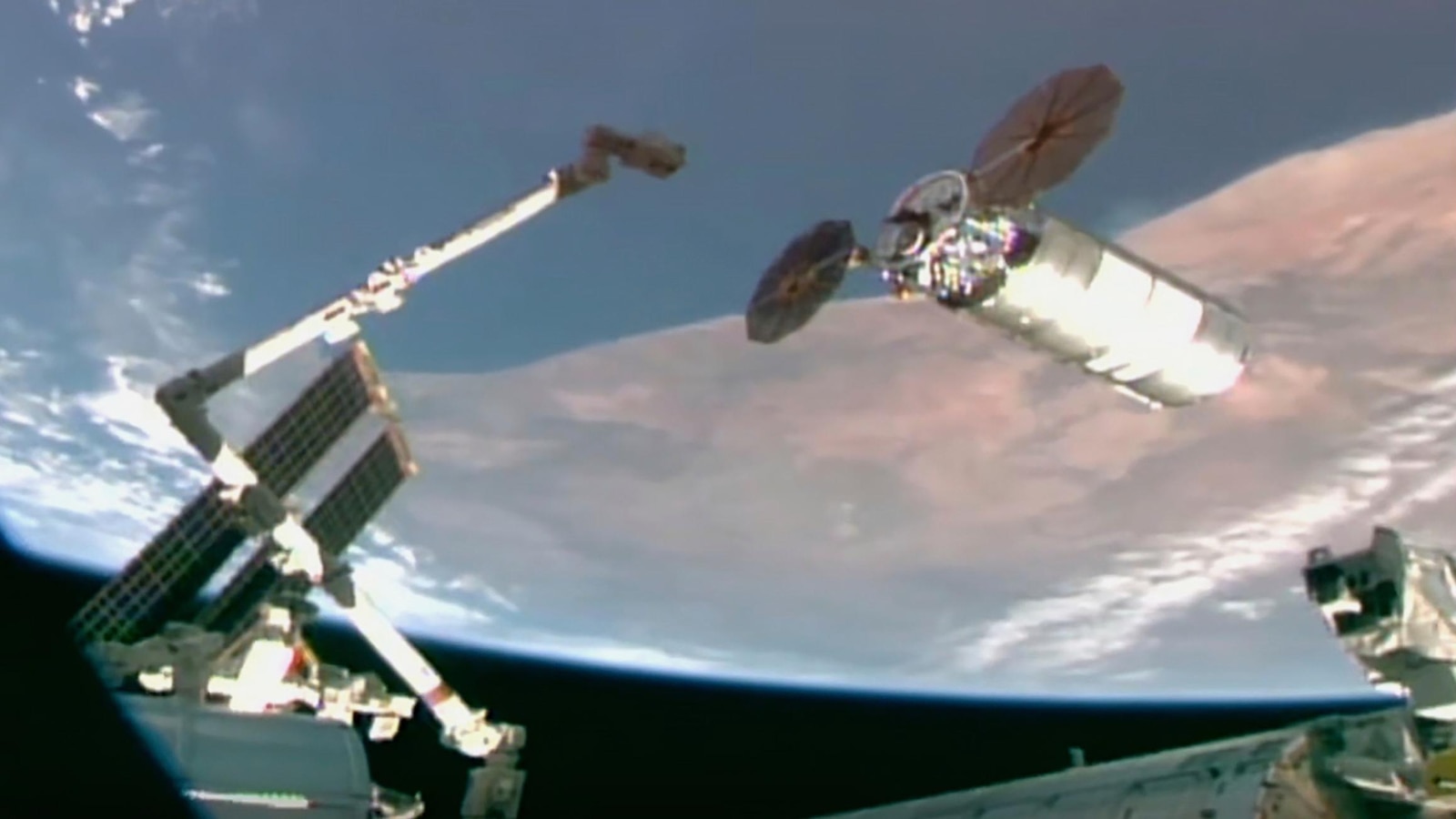 Northrop Grumman Cygnus cargo ship reaches the ISS after engine issue