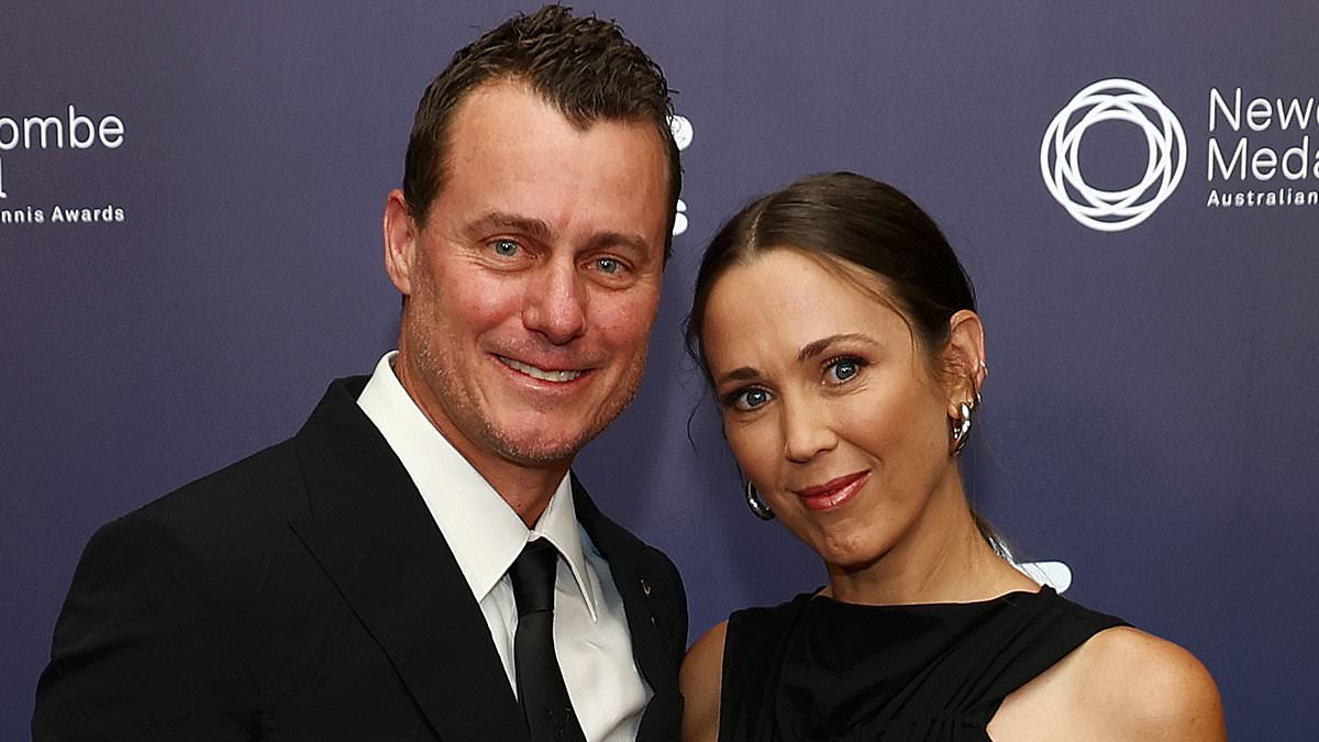 Lleyton Hewitt to appeal two-week ban, $30,000 fine after altercation with anti-doping volunteer