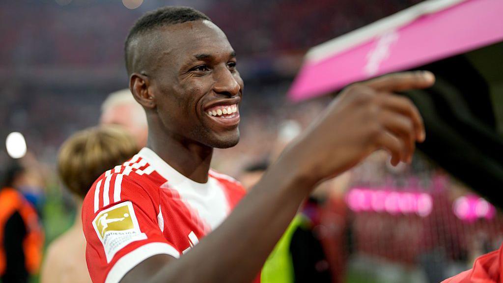 Nicolas Jackson joins Bayern on loan from Chelsea amid doubts over mandatory purchase