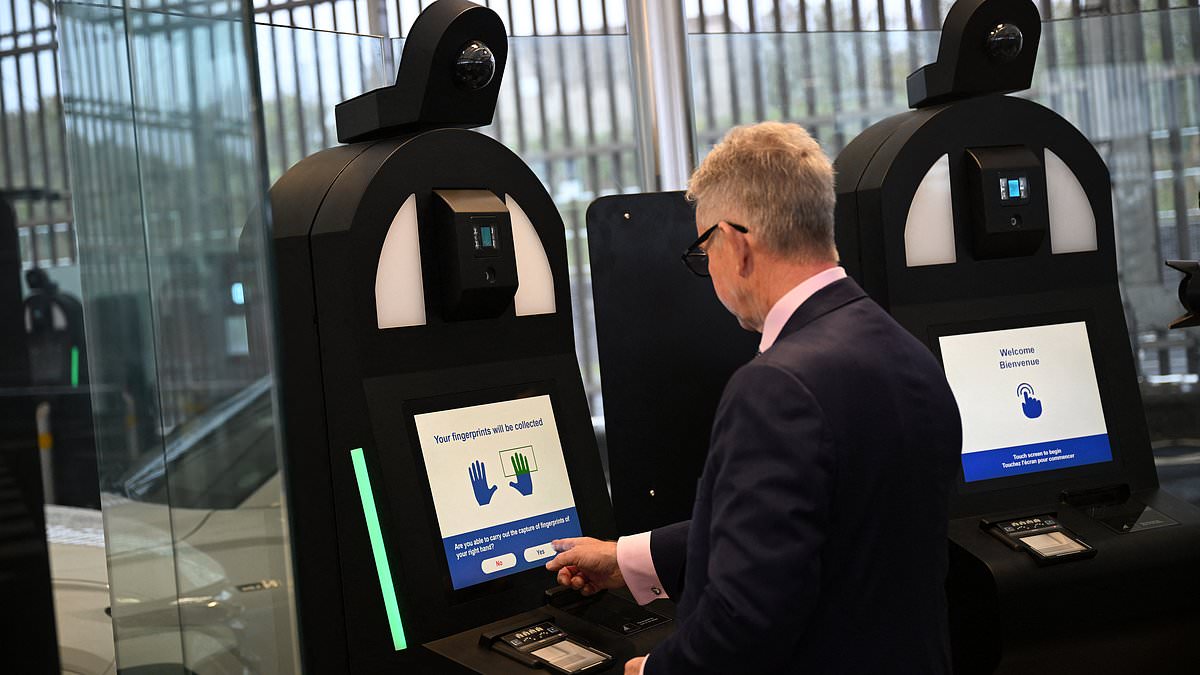 EU border checks for Eurostar travelers begin Oct. 12 with four-question test