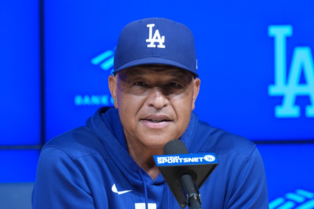 Dodgers manager Dave Roberts