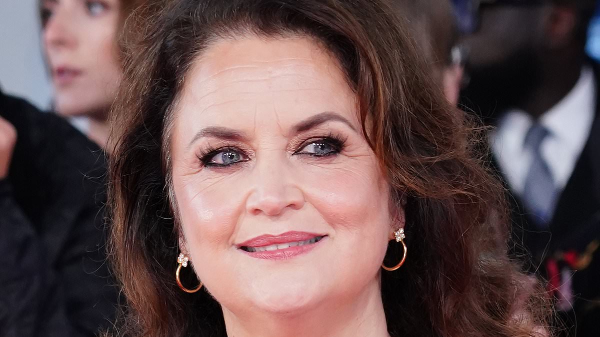 Ruth Jones credits hypnotism in weight loss as she marks split from husband