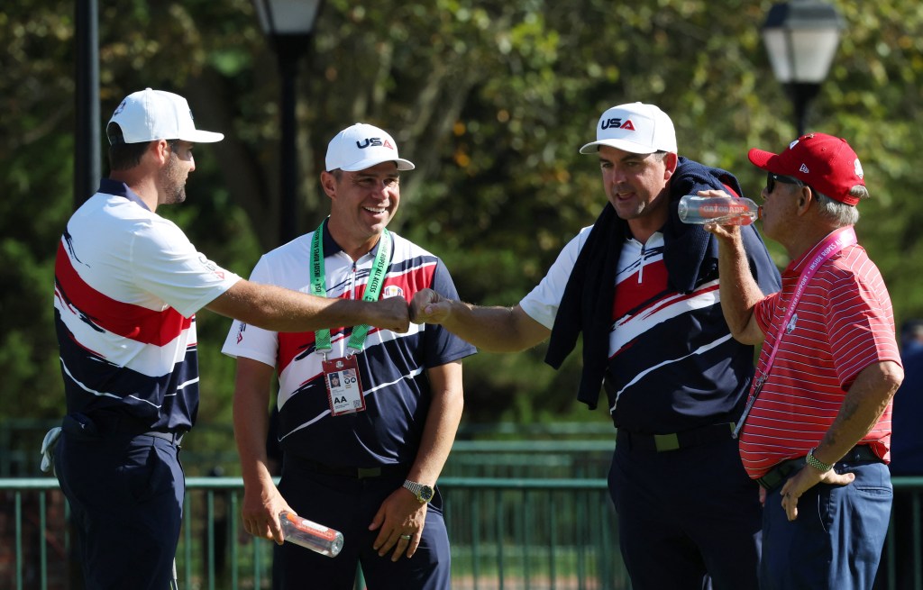 Scottie Scheffler with team