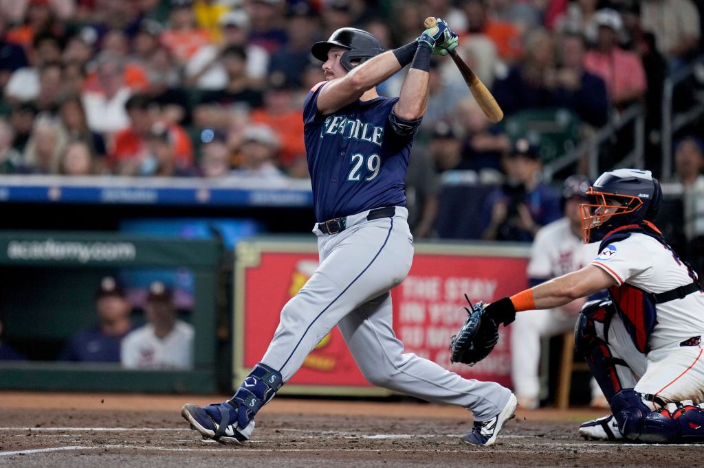 Raleigh hits 57th homer to break Mariners single-season record